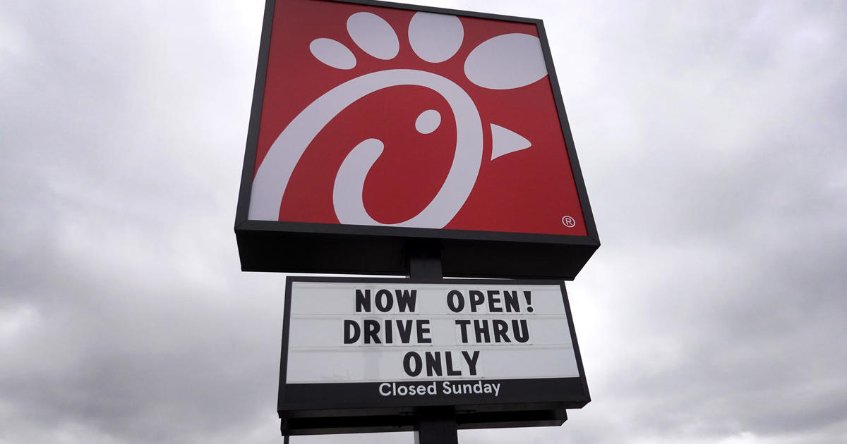 Chick-fil-A, McDonald’s close some dining rooms amid worker shortage