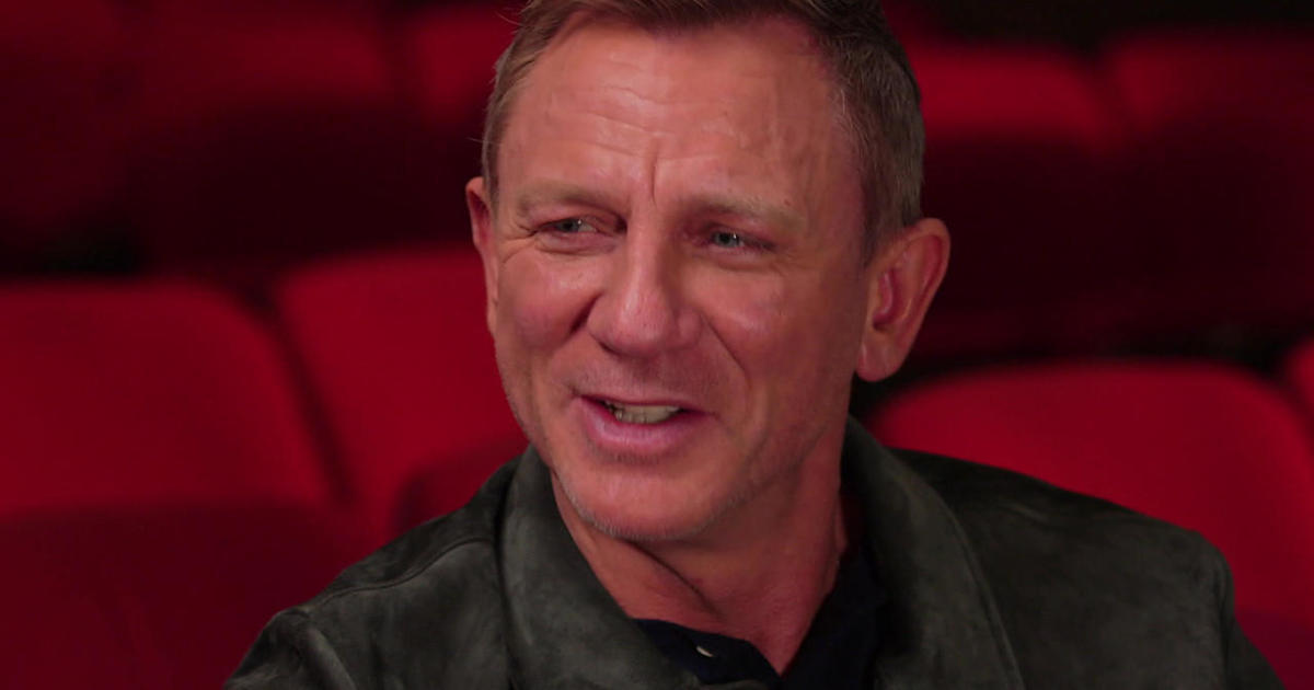 Daniel Craig looks beyond James Bond - CBS News