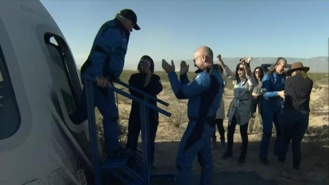 cbsn-fusion-blue-origin-launches-crew-into-space-thumbnail-814618-640x360.jpg 