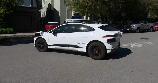 Self-driving cars keep turning down a dead-end San Francisco street