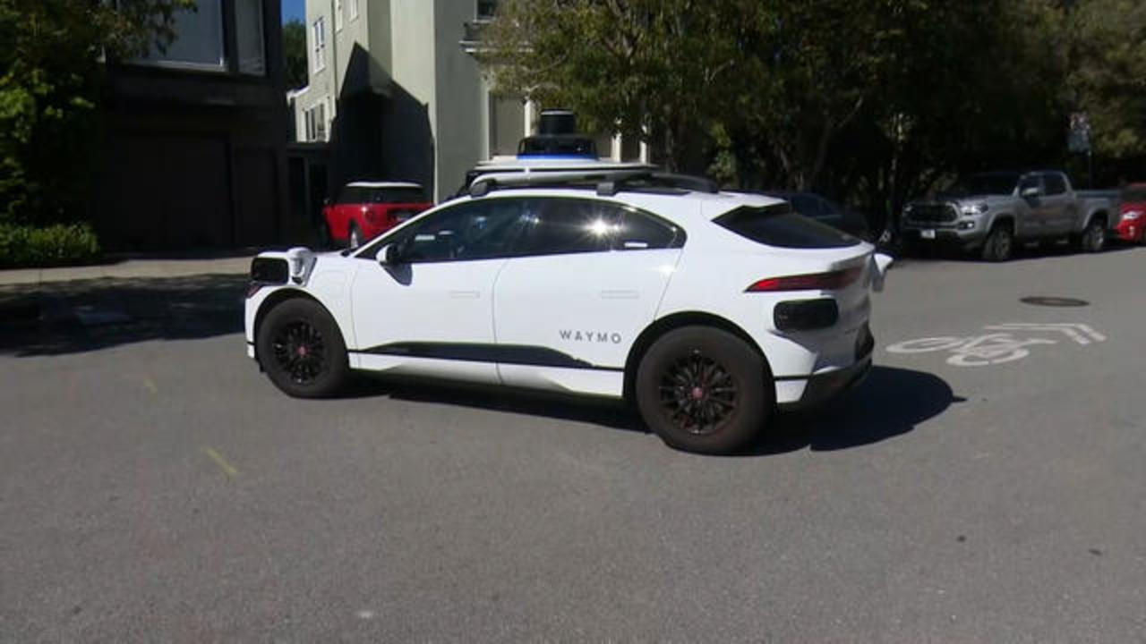 Self-driving cars keep turning down a dead-end San Francisco street. Neighbors say they come &quot;every 5 minutes.&quot; - CBS News