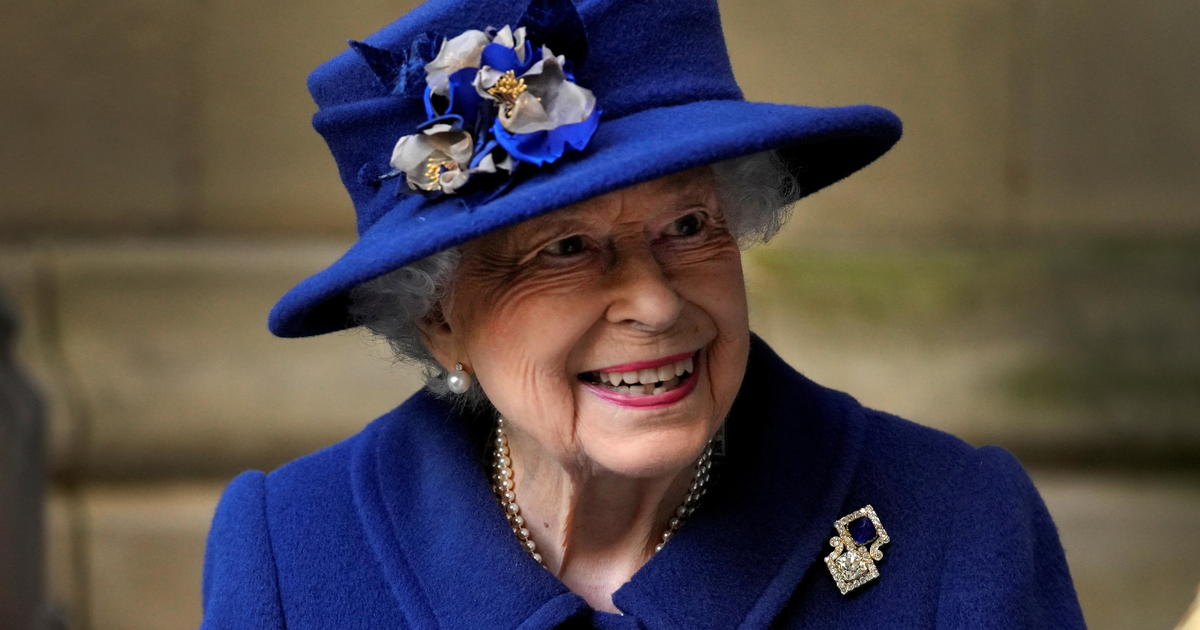 Queen Elizabeth II told to rest, only do "light" work, for at least 2 weeks