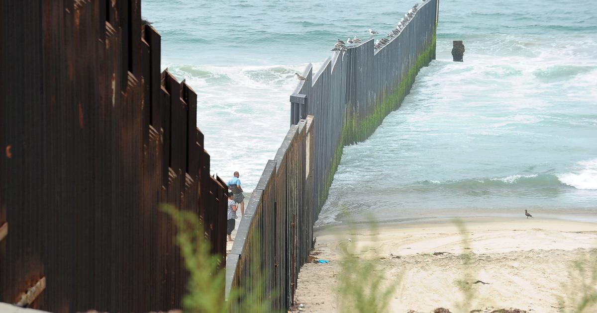 Woman dead, 13 captured as group tries to swim across U.S. border in San Diego