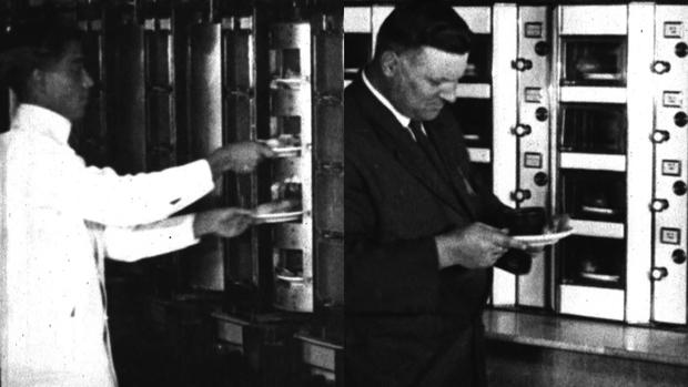 automat-both-sides-of-wall.jpg 