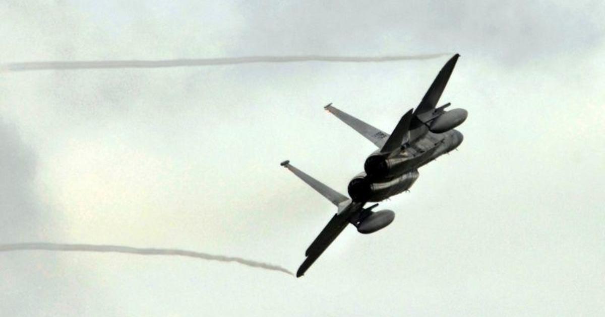 Sonic booms from military fighter jets rattle residents in Illinois and Oregon