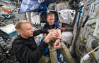 cbsn-fusion-spacex-rocket-launch-christmas-gifts-to-astronauts-international-space-station-thumbnail-861414-640x360.jpg 