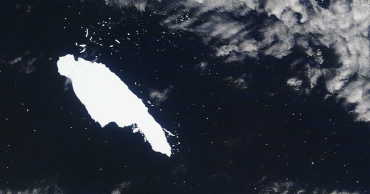 "Mega" iceberg releases 152 billion tons of fresh water into ocean