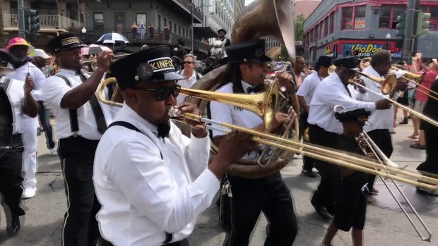 new-orleans-funeral-march-second-line.jpg 
