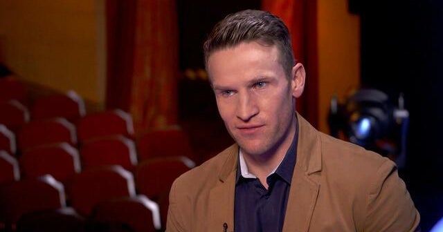 Broadway star reunites with stranger who gave him free tickets to a show 15 years ago - Vimarsana News