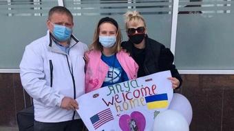 Ukrainian exchange student in U.S. describes parents' reaction to invasion 