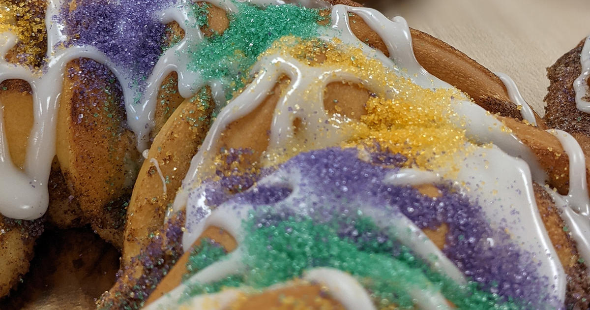 Recipe: Mardi Gras King Cake