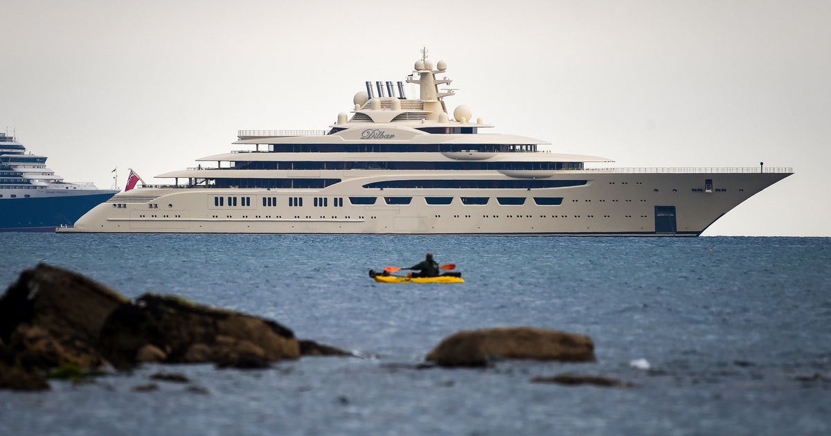 U.S. takes aim at "Putin's cronies" with new round of sanctions on Russian oligarchs