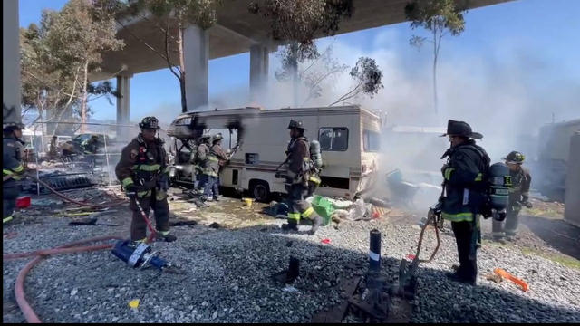 Fatal-West-Oakland-encampment-fire.jpg 