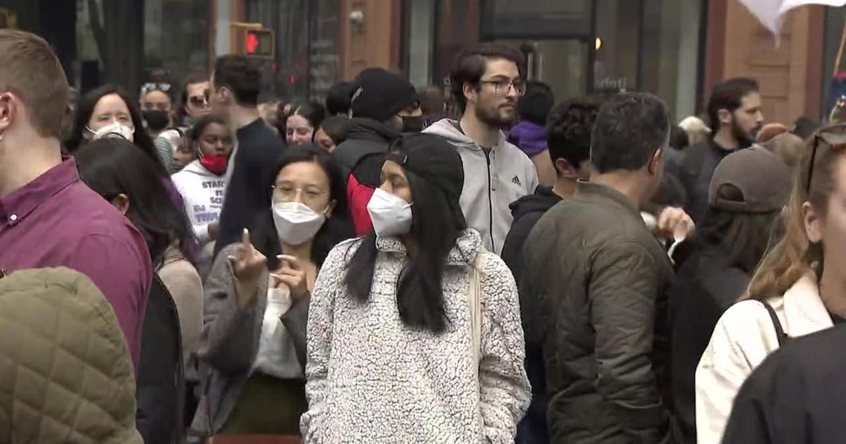 More and more events on streets of NYC, but concerns about rise in COVID cases persist - Vimarsana News