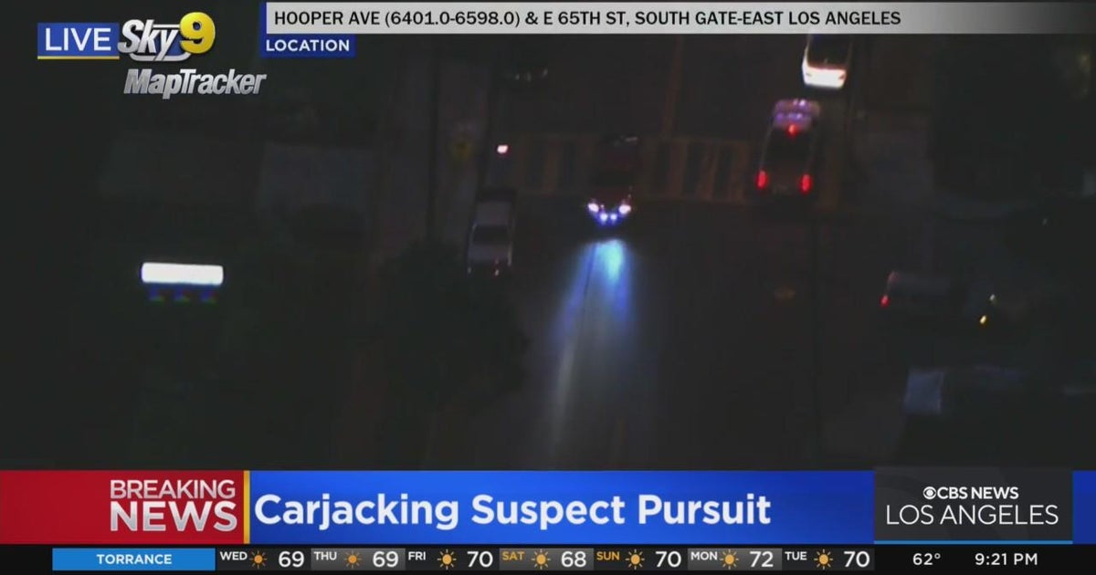 Carjacking suspect turns off lights during pursuit CBS Los Angeles