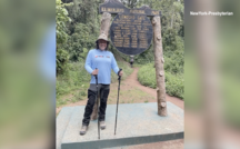 Man summits Mount Kilimanjaro after donating kidney to stranger 