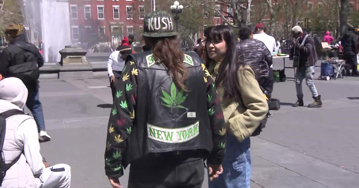 Poll: 66% of Americans want recreational marijuana legalized on a federal level - Vimarsana News