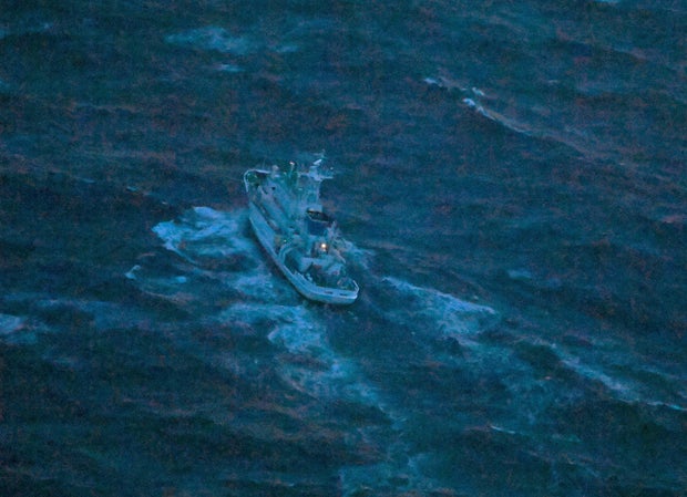 Tour vessel with 26 radical missing disconnected Shiretoko