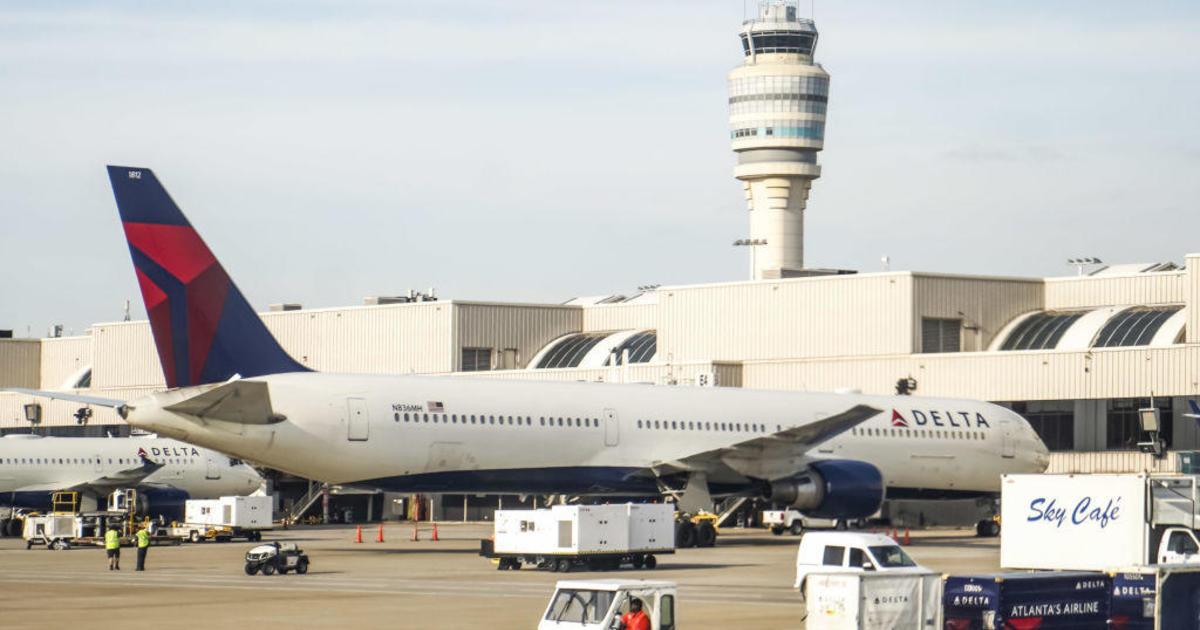 Unruly "homophobic" passenger arrested for allegedly assaulting flight attendant