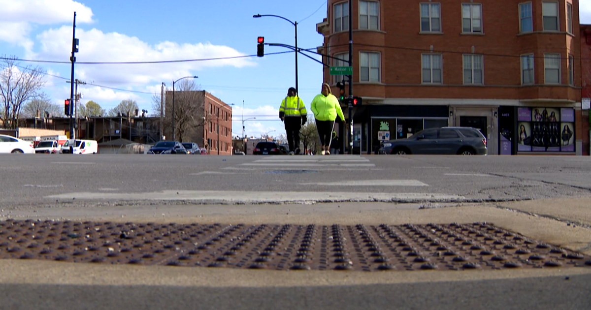 Institute for Nonviolence Chicago hits streets to curb violence in West ...