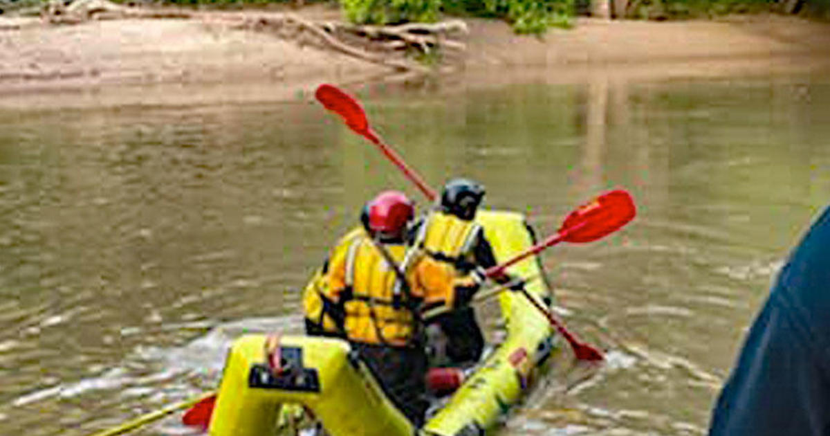 Body of fisherman who fell into Clear Creek found - CBS News