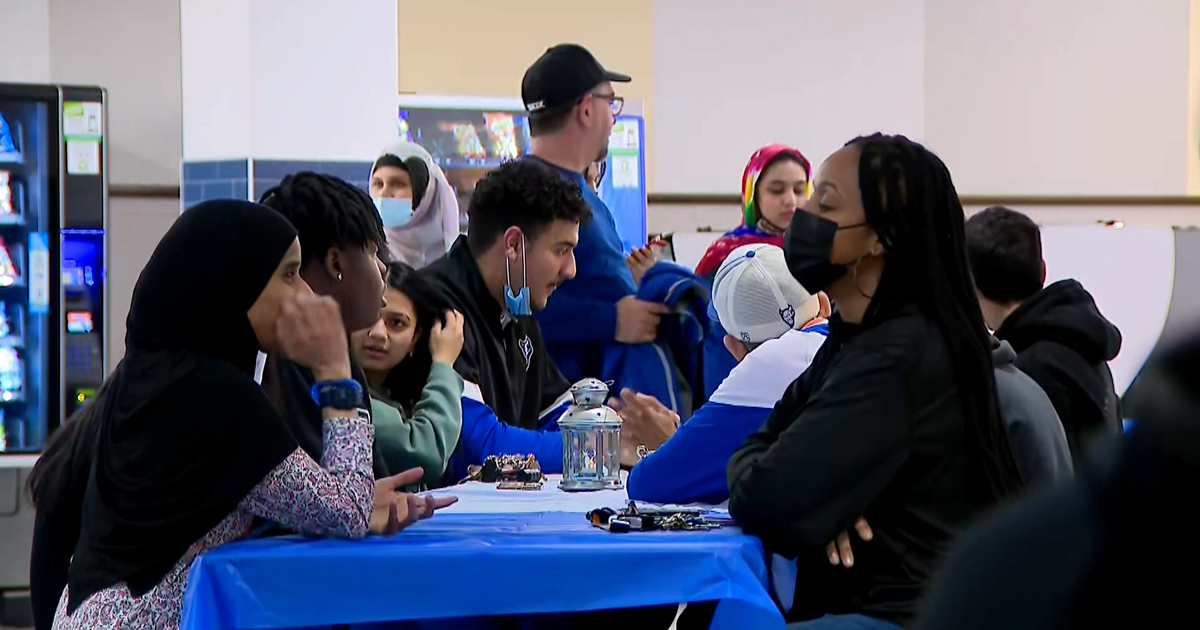 Maine East High School students join in fast for Ramadan, and many participants are not Muslim - Vimarsana News