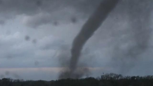 cbsn-fusion-midwest-braces-for-more-severe-weather-thumbnail-989657-640x360.jpg 