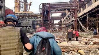 Dazed survivors emerge after weeks hiding under Ukraine steel plant 