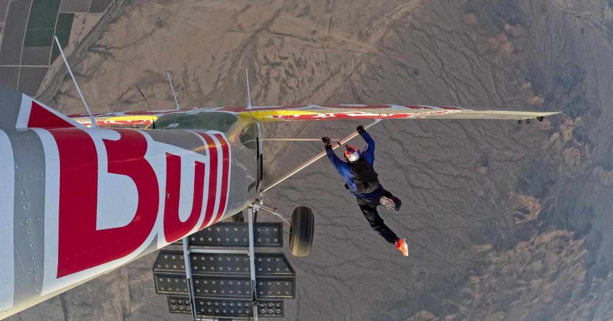 FAA revokes licenses from pilots after failed plane swap stunt over Arizona desert