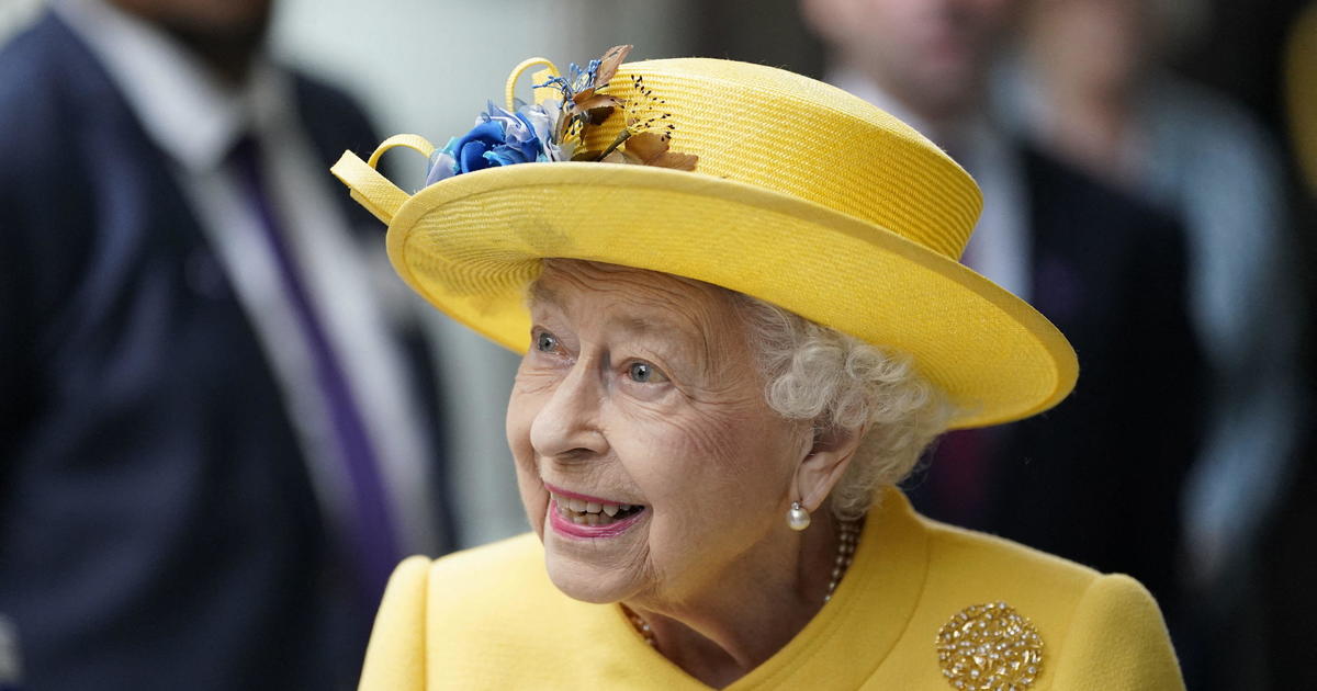 Queen Elizabeth II makes surprise appearance to mark new London Underground line named in her honor
