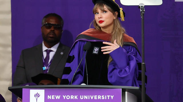 Taylor Swift Delivers New York University 2022 Commencement Address 