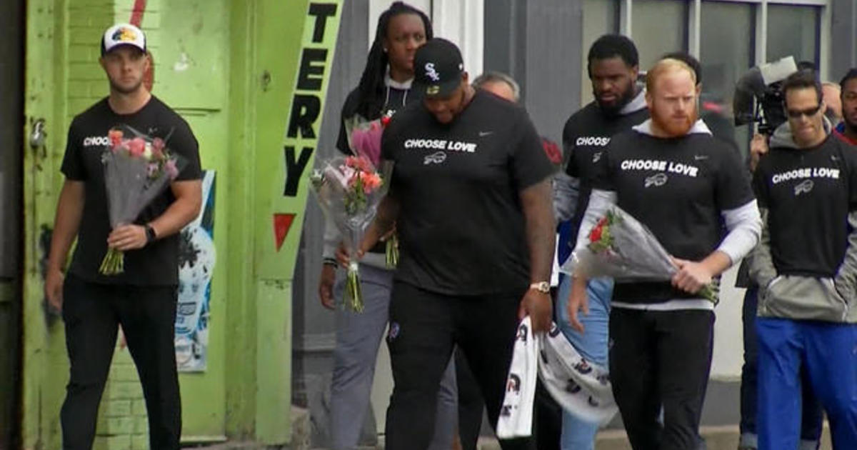 As Buffalo mourns following deadly shooting, the Bills step up to help community heal