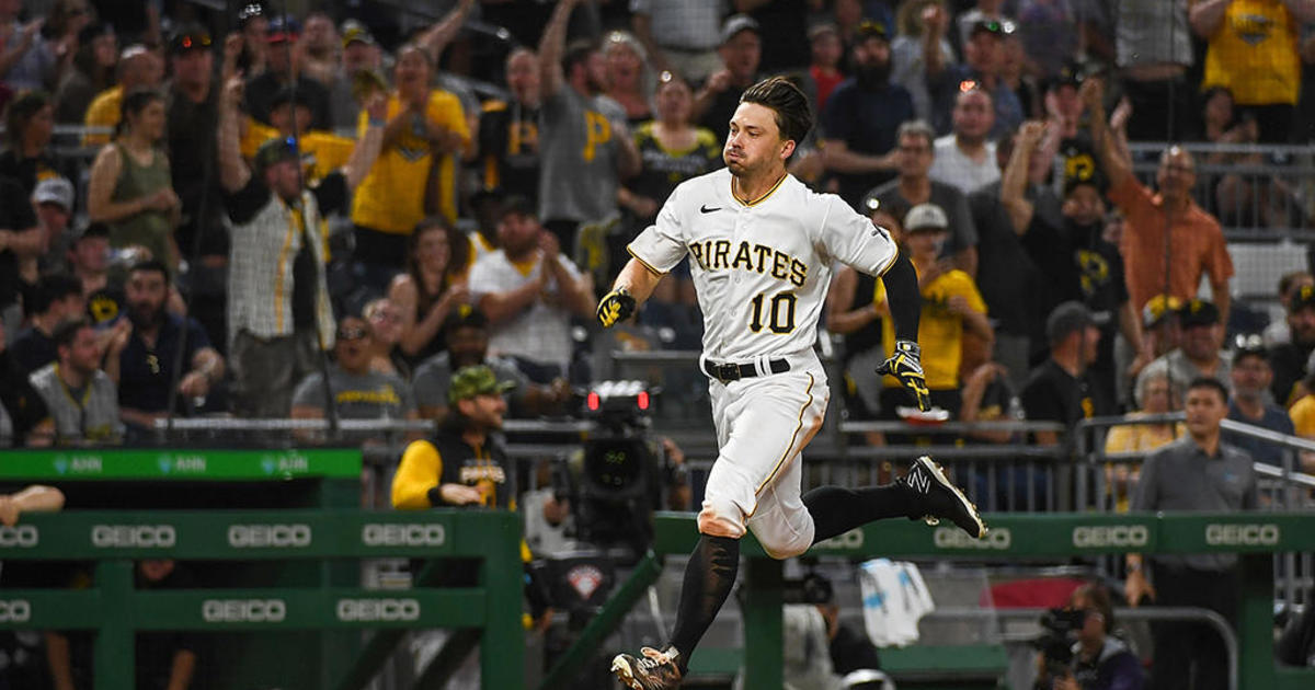 Reynolds' inside the park home run not enough to lift Pirates over Cardinals