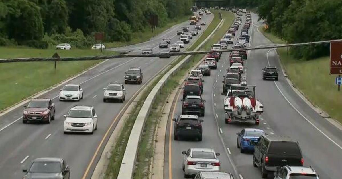 Drivers hit the road for Memorial Day weekend despite high gas prices thumbnail