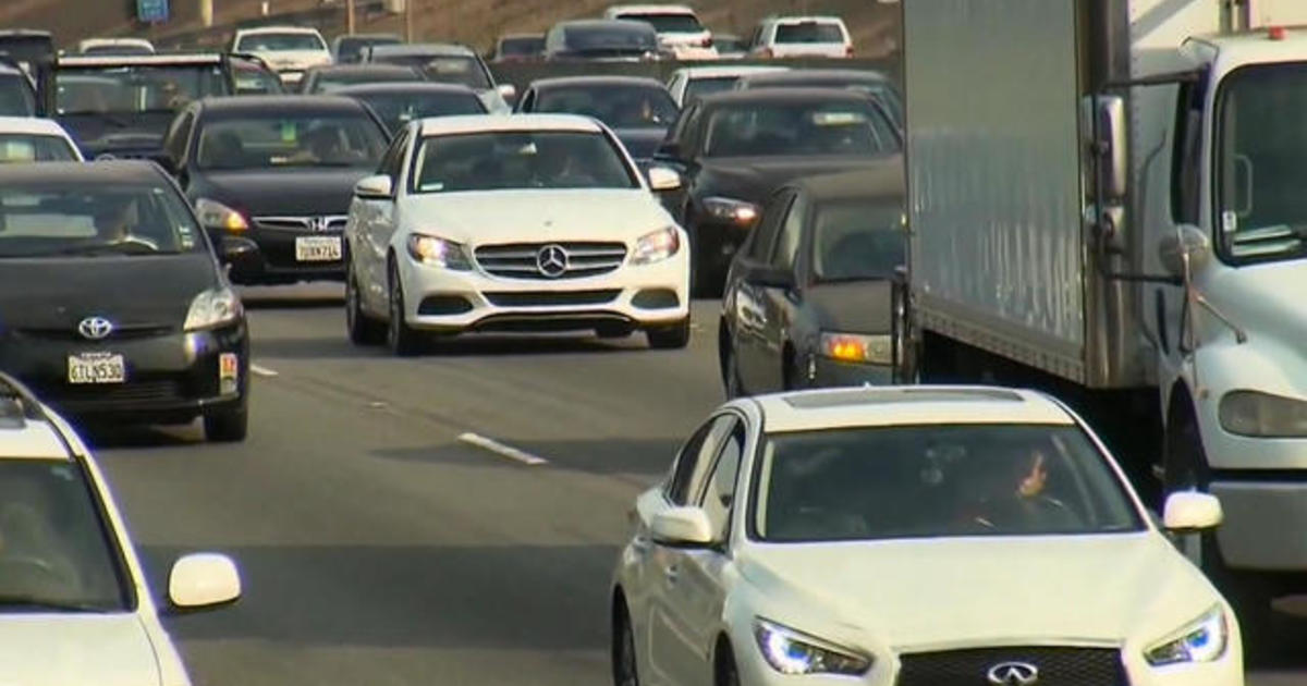 Millions of Americans traveling on Memorial Day weekend despite record gas prices thumbnail