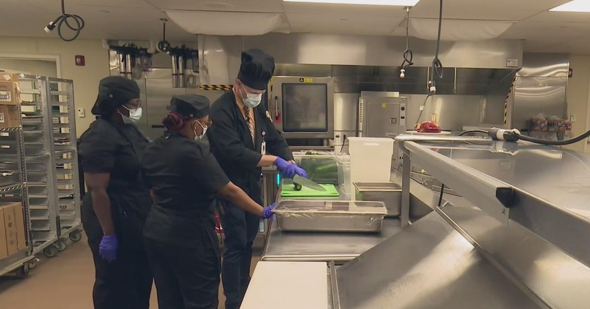 Suburban hospital uses apprenticeship program to ameliorate scarcity of hospital cooks - Vimarsana News